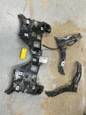 2022-2024 Mercedes-Benz C300 Bumper Support Mounting Bracket Set - Rear (Used OEM)