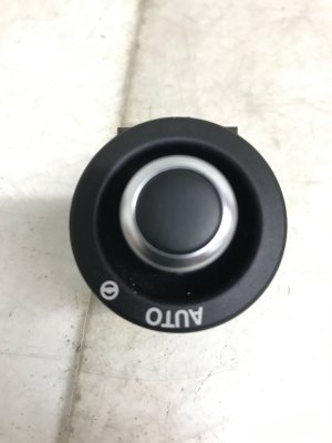 2017-2020 Land Rover Discovery Steering Wheel Adjustment Switch (Used OEM)