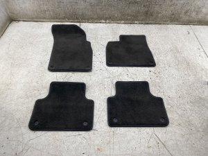 2017-2020 Bentley Bentayga Front and Rear Carpet Floor Mat Set (Used OEM)