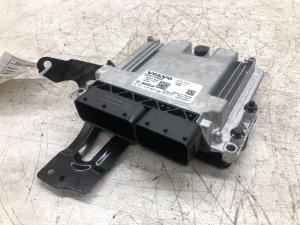 2021-2023 Volvo XC40 Electric Motor Control Module (Used OEM)