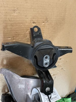 2021-2023 Kia Sorento Engine Motor Mount and Bracket Set (Used OEM)