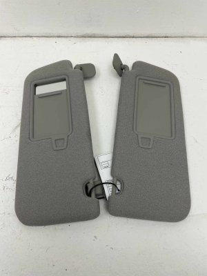 2019-2023 Hyundai Santa Fe Illuminated Sun Visor - Front, Right (Passenger) (Used OEM)