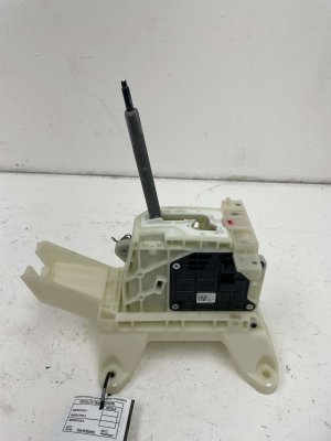2025 Kia K4 Floor Shifter Automatic Transmission Gear Selector Assembly (Used OEM)