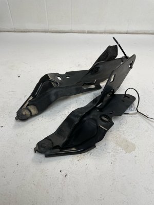2004-2009 Cadillac XLR Hood Hinge Set - Front, Right (Passenger) (Used OEM)