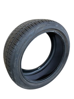 2019-2022 Hyundai Veloster Kumho Majesty 9 TA91 Solus 235/40R18 91W Tire (Used OEM)