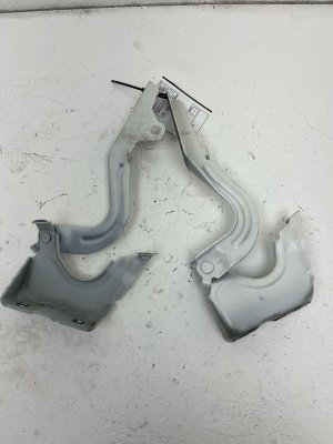 2015-2025 Nissan Murano Hood Hinge Set - Front, Right (Passenger) (Used OEM)