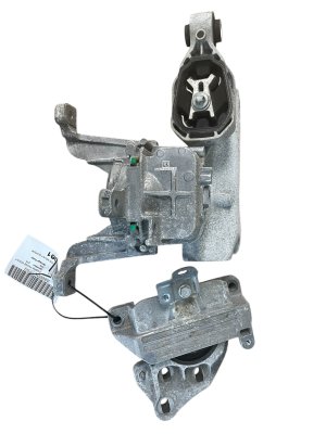 2021-2026 Mercedes-Benz GLA250 Engine Mount Support Bracket Set (Used OEM)