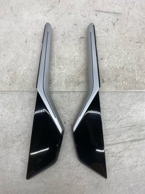 2019-2025 BMW X7 Quarter Mounted Exterior Trim Panel Cover Set - Rear (Used OEM)