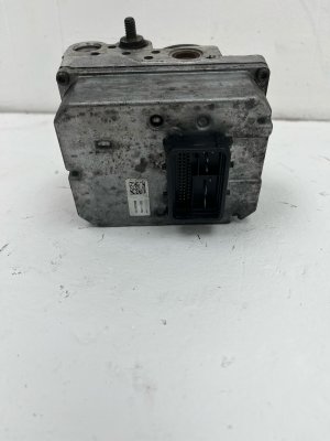 2004-2005 Cadillac XLR ABS Pump Control Module (Used OEM)