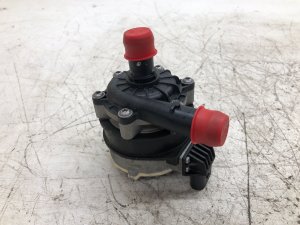 2021-2024 Volvo XC40 Battery Water Coolant Pump (Used OEM)