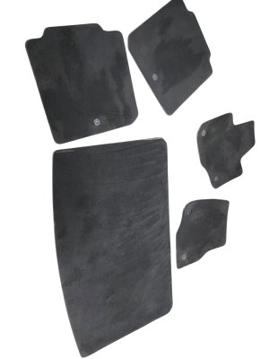 2018-2023 Lincoln Navigator Front and Rear Carpet Floor Mat Set (Used OEM)
