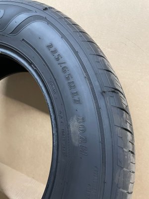 2014-2023 Jeep Cherokee Goodyear Assurance 225/65R17 Tire (Used OEM)