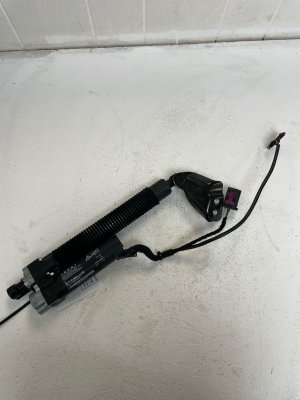 2012-2018 Audi A6 Power Tailgate Lift Motor (Used OEM)