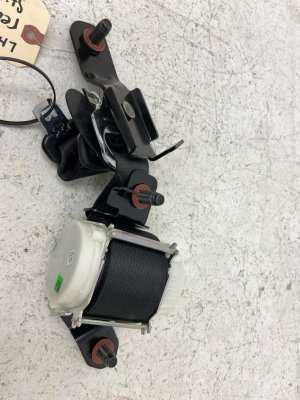 2020-2025 Hyundai Palisade 3rd Row Center Seat Belt Assembly - Rear, Left (Driver) (Used OEM)
