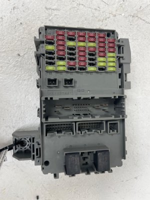 2023-2025 Honda HR-V Dash Fuse Relay Junction Box Assembly - Front (Used OEM)