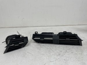 2019-2025 Audi Q3 Center and Dashboard Air Vent Set - Front (Used OEM)