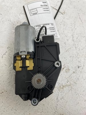 2021-2024 Hyundai Tucson Panoramic Sunroof Motor (Used OEM)