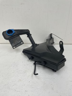2015-2020 Porsche Macan Washer Fluid Reservoir Assembly with Pumps and Headlamp Washers (Used OEM)