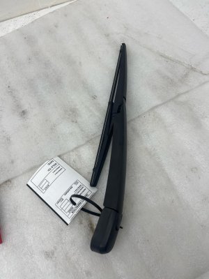 2020-2023 Kia Telluride Liftgate Window Wiper Blade - Rear (Used OEM)