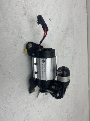 2025 Buick Enclave White 110V AC/DC Power Inverter Control Module (Used OEM)