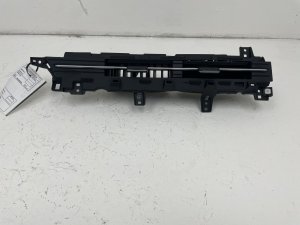 2024-2025 Hyundai Kona Dashboard Center Air Vent - Front (Used OEM)