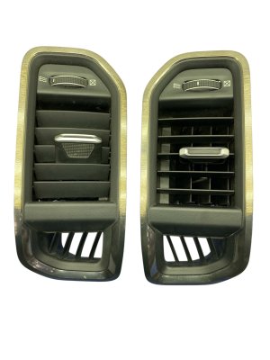 2019-2024 Ram 1500 Dashboard AC Air Vent Outlet Set - Front (Used OEM)