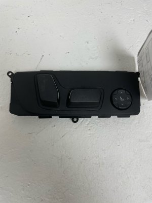 2022-2026 BMW 740i Black Power Seat Adjustment Control Switch - Front (Used OEM)