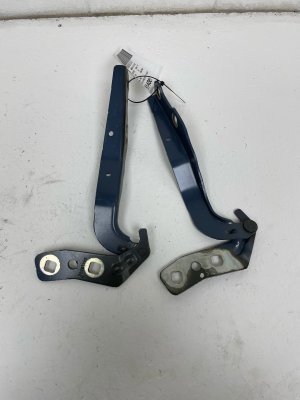 2020-2025 Ford Escape Hood Hinge Set - Right (Passenger) (Used OEM)