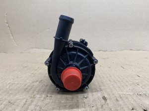 2021-2023 Volvo XC40 Battery Water Coolant Pump - Front (Used OEM)