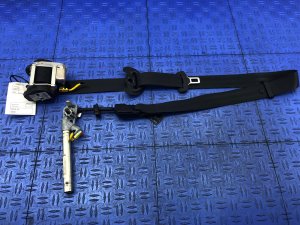 2014-2021 Maserati Quattroporte Black Seat Belt Assembly with Pretensioner - Front (Used OEM)