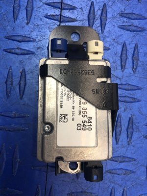 2017-2023 BMW 540i USB Hub and Wireless Charging Control Module (Used OEM)