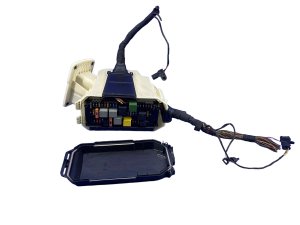 2013-2018 Mercedes-Benz S500 Engine Fuse Relay Box Assembly (Used OEM)