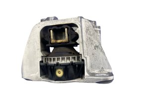 2025-2026 Nissan Kicks Engine Mount Support Bracket - Front (Used OEM)