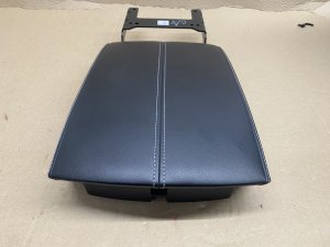 2022-2025 INFINITI QX60 Black Center Console Armrest Storage Lid - Front (Used OEM)