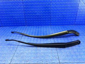 2023-2025 Honda Pilot Windshield Wiper Arm Set - Front (Used OEM)