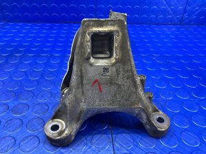 OEM Engine Mounting Bracket for 2018-2023 BMW 530e (OEM)