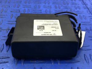 2017-2021 Porsche Panamera Vehicle Tracking Control Module (Used OEM)