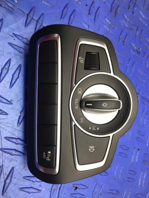 2015-2021 Mercedes-Benz C280 Headlight Lamp Switch Panel with Park Assist (Used OEM)