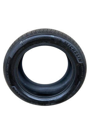 2009-2026 Kia Sorento Michelin Primacy Tour A/S 235/55R19 Tire (Used OEM)