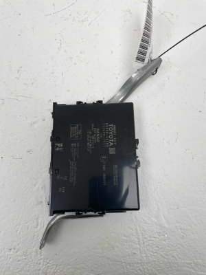 2021-2023 Lexus RC300 Smart Key Keyless Entry Control Module (Used OEM)