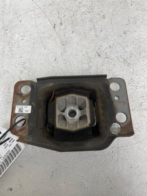 2019-2023 Lincoln Nautilus Transmission Mount Bracket (Used OEM)