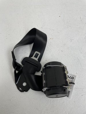 2017-2025 Audi A4 Center Seat Belt Assembly - Rear, Right (Passenger) (Used OEM)