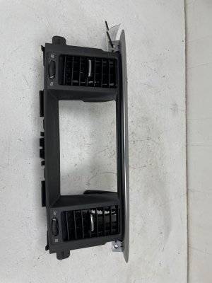 2011-2013 INFINITI QX56 Dash Air Vent Trim Panel - Front (Used OEM)
