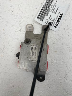 2015-2020 BMW M4 Automatic Transmission Oil Cooler Line Junction (Used OEM)