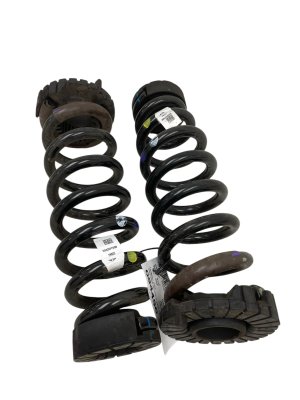2022-2025 Genesis GV70 Suspension Coil Spring Set - Rear (Used OEM)