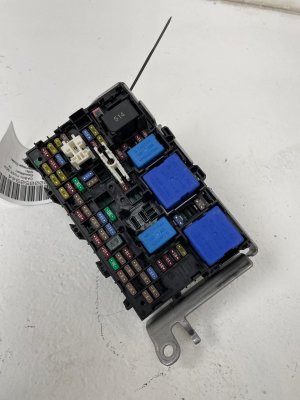 2025 Nissan Kicks Instrument Panel Fuse Box Junction Block (Used OEM)