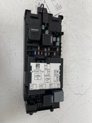 2017-2022 Land Rover Range Rover Sport Cabin Fuse Box Control Module (Used OEM)