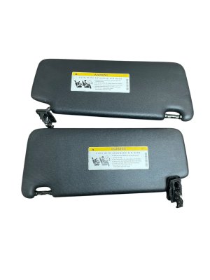 2021-2024 Mercedes-Benz GLA250 Illuminated Sun Visor - Right (Passenger) (Used OEM)
