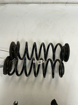 2024-2025 Hyundai Kona Suspension Coil Spring Set - Rear (Used OEM)