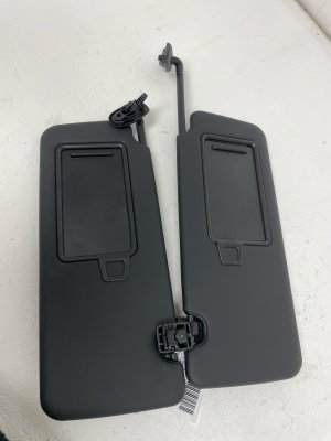 2022-2025 Hyundai Tucson Black Sun Visor Set - Front, Right (Passenger) (Used OEM)